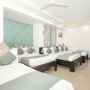 Hotel Aishwarya Le Royal